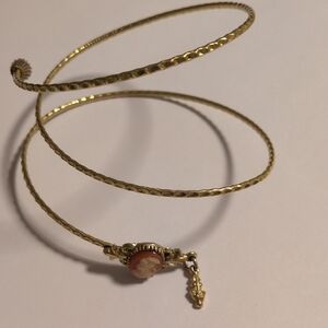 Elegant Gold Cameo Bracelet